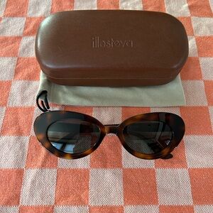Rouje Lolita Sunglasses in Brown Tortise